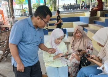 Pengawas Madrasah Aliyah Ciracap Manfaatkan Ruang Publik untuk Sosialisasi Indonesia Berkiblat