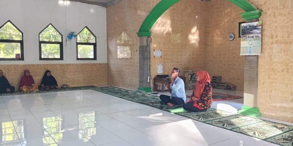 KUA Surade Edukasi Jamaah Majelis Taklim tentang Pentingnya Verifikasi Arah Kiblat melalui Gerakan Nasional Indonesia Berkiblat 1448K