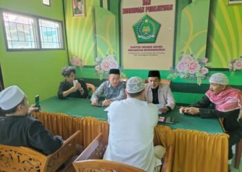 Pria Berkewarganegaraan Jerman Ikrar Masuk Islam di KUA Gunungguruh