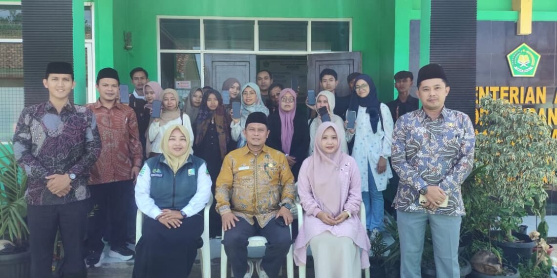 KUA Nagrak Integrasikan Bimbingan Perkawinan dengan Registrasi Gerakan Nasional Indonesia Berkiblat