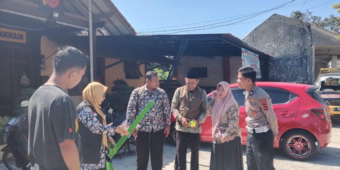 KUA Jampangkulon Gandeng Polsek Sosialisasikan Gerakan Nasional Indonesia Berkiblat