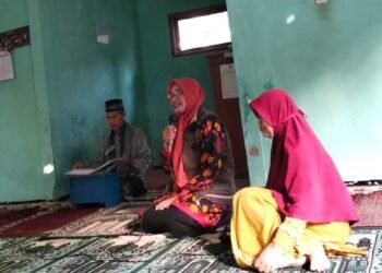 Penyuluh KUA Ciracap Dampingi Jamaah MT Nurul Ikhlas Ikuti Gerakan Nasional Indonesia Berkiblat
