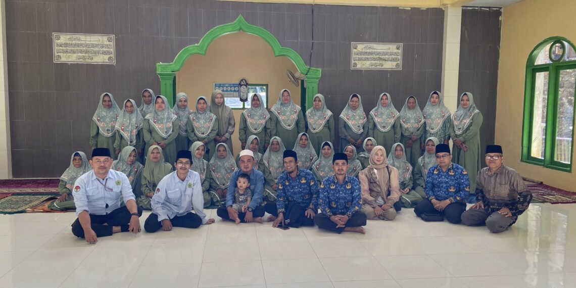 Majelis Taklim Al Barokah Jadi Sasaran Sosialisasi Gerakan Nasional Indonesia Berkiblat oleh KUA Tegalbuleud