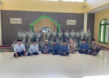 Majelis Taklim Al Barokah Jadi Sasaran Sosialisasi Gerakan Nasional Indonesia Berkiblat oleh KUA Tegalbuleud