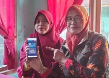Penyuluh KUA Ciracap Intensifkan Sosialisasi Gerakan Nasional Indonesia Berkiblat dari Rumah ke Rumah