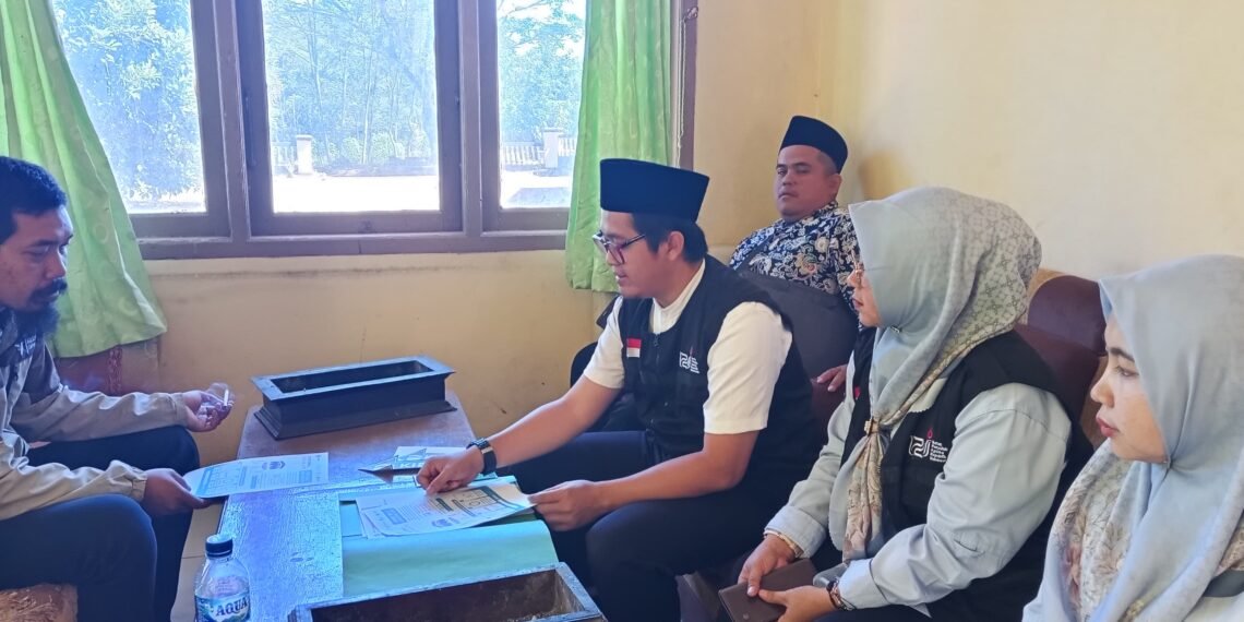KUA Surade Hadirkan Sosialisasi dan Registrasi Gerakan Nasional Indonesia Berkiblat di Desa Kadaleman