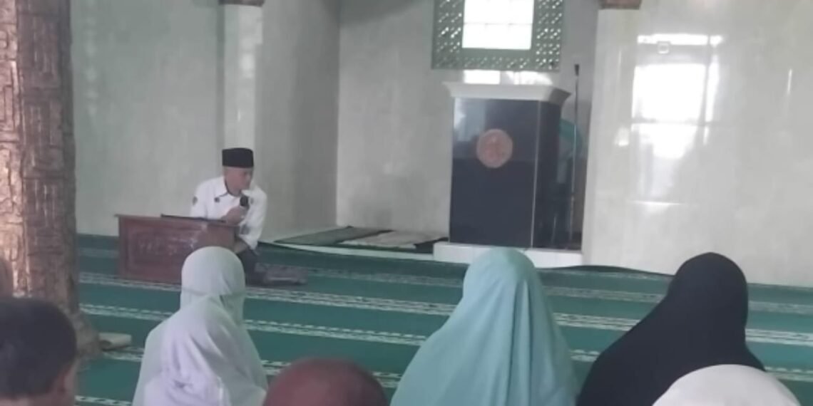 KUA Nagrak Edukasi Jamaah Majelis Taklim tentang Gerakan Nasional Indonesia Berkiblat
