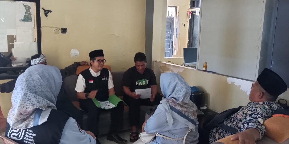 KUA Surade Perluas Sosialisasi Gerakan Nasional Indonesia Berkiblat di Desa Pasiripis