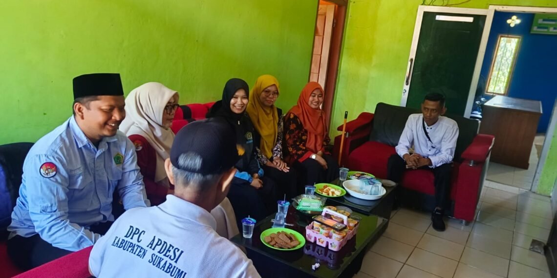 KUA Sagaranten Gelar Sosialisasi dan Simulasi Gerakan Nasional Indonesia Berkiblat di Desa Mekarsari