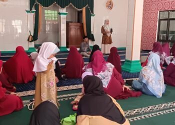 Jamaah Masjid Nurul Mu’min Antusias Ikuti Sosialisasi dan Pembuatan Akun Indonesia Berkiblat Bersama KUA Cikembar