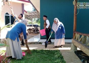 KUA Ciracap Budayakan Gerakan Jumat ASRI untuk Tingkatkan Kualitas Pelayanan Publik