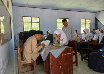 KUA Lengkong Dampingi Pelaksanaan Tes BTQ Calon Peserta Didik Baru di SMK Harapan Bangsa YASPI Arrasyid