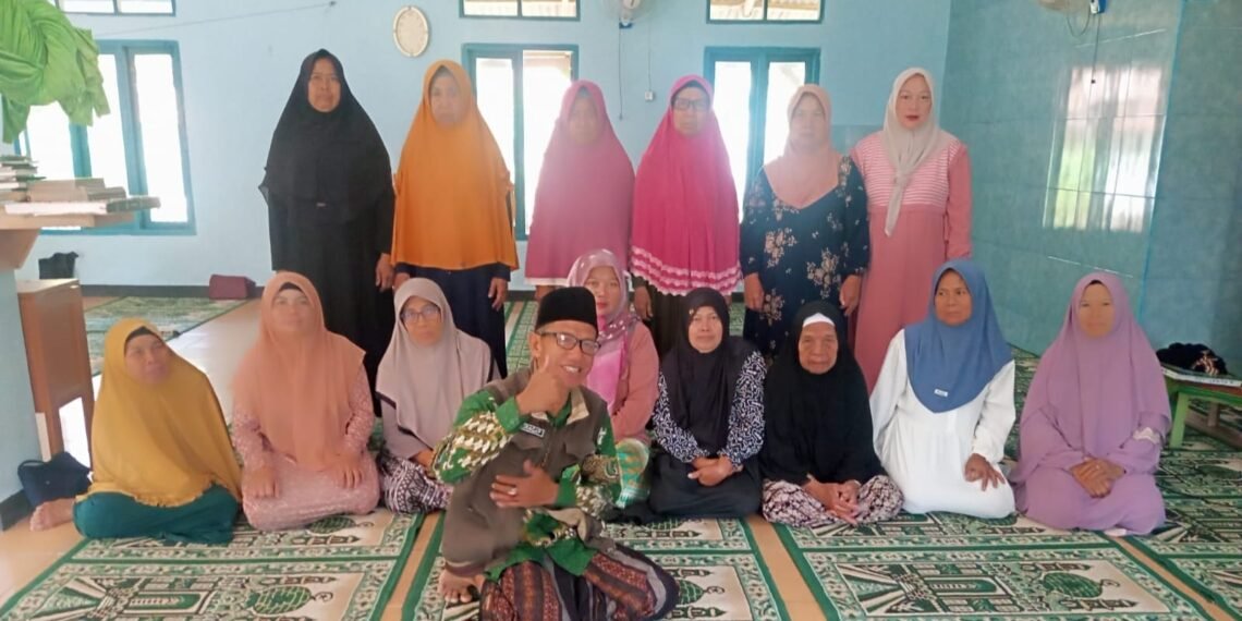 Penghulu KUA Ciracap Perkuat Sosialisasi dan Dampingi Registrasi Indonesia Berkiblat di MT Al Hikmat Batu Colat