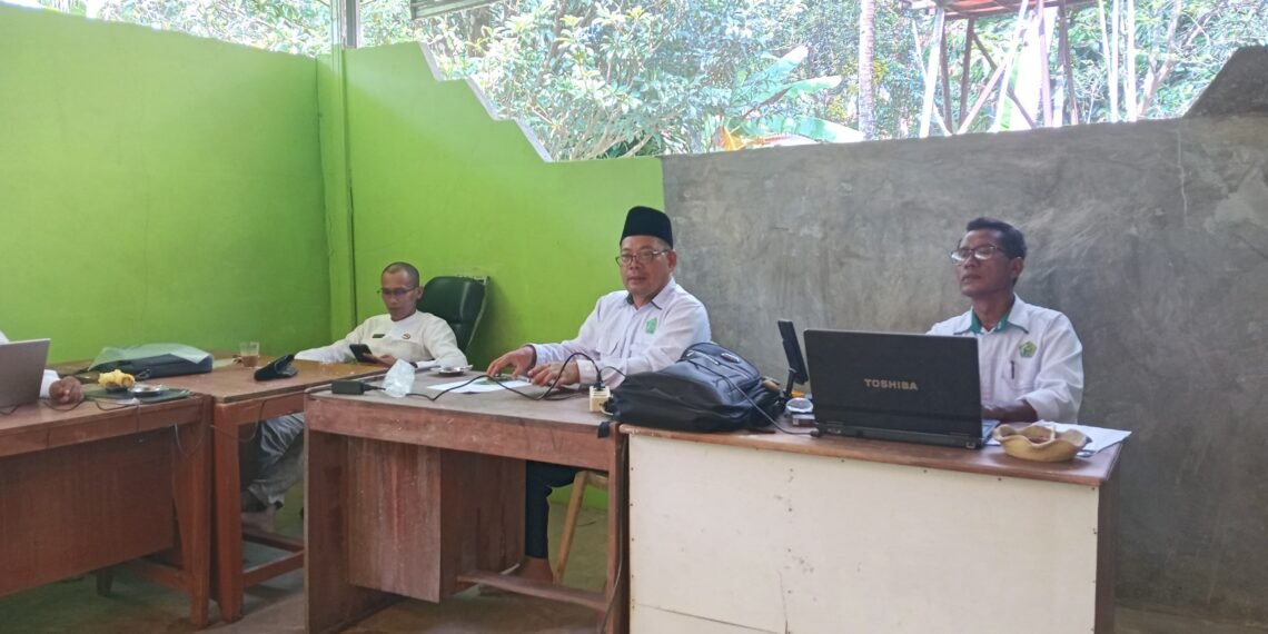 KUA Surade Gelar Rakor, Perkuat Kedisiplinan dan Matangkan Persiapan Gerakan Nasional Indonesia Berkiblat
