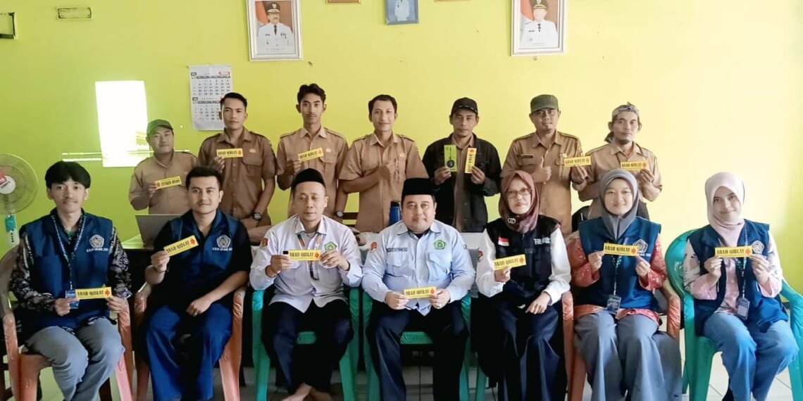 KUA Curugkembar Maksimalkan Sosialisasi Gerakan Nasional Indonesia Berkiblat kepada Perangkat Desa Sindangraja dan Mahasiswa KKN UMMI