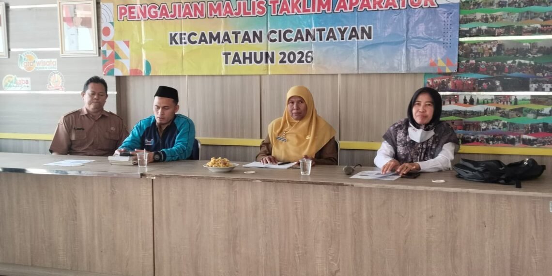 KUA Cicantayan Manfaatkan Pengajian Aparatur untuk Sosialisasikan Gerakan Nasional Indonesia Berkiblat