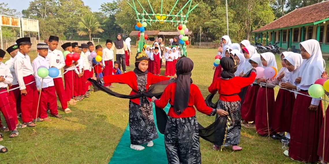 MI Al Barokah Ujunggenteng Sambut Murid Baru dengan Suasana Ceria dan Penuh Kehangatan