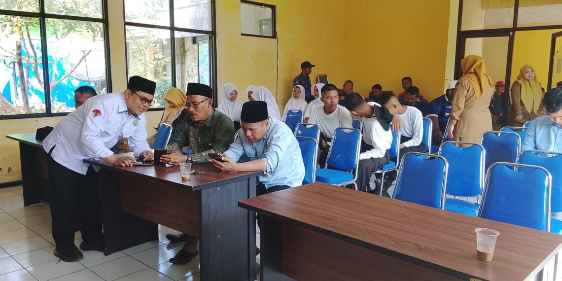 Jamaah MTA Lengkong Antusias Buat Akun Indonesia Berkiblat, KUA Berikan Pendampingan Langsung