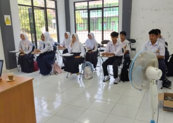 KUA Ciemas Sosialisasikan Gerakan Nasional Indonesia Berkiblat kepada Siswa SMK dan MA Nurul Hikmah
