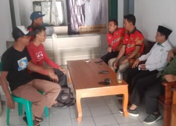 Penyuluh Agama Islam KUA Ciracap Sosialisasikan Gerakan Nasional Indonesia Berkiblat di Kantor Desa Gunungbatu, Disertai Bimbingan Registrasi Akun