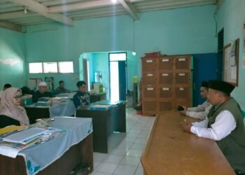 KUA Ciambar Perkuat Edukasi Gerakan Nasional Indonesia Berkiblat di SMA PGRI Ciambar