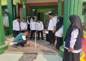 KUA Sukaraja Gelar Simulasi Penentuan Arah Kiblat Jelang Gerakan Nasional Indonesia Berkiblat