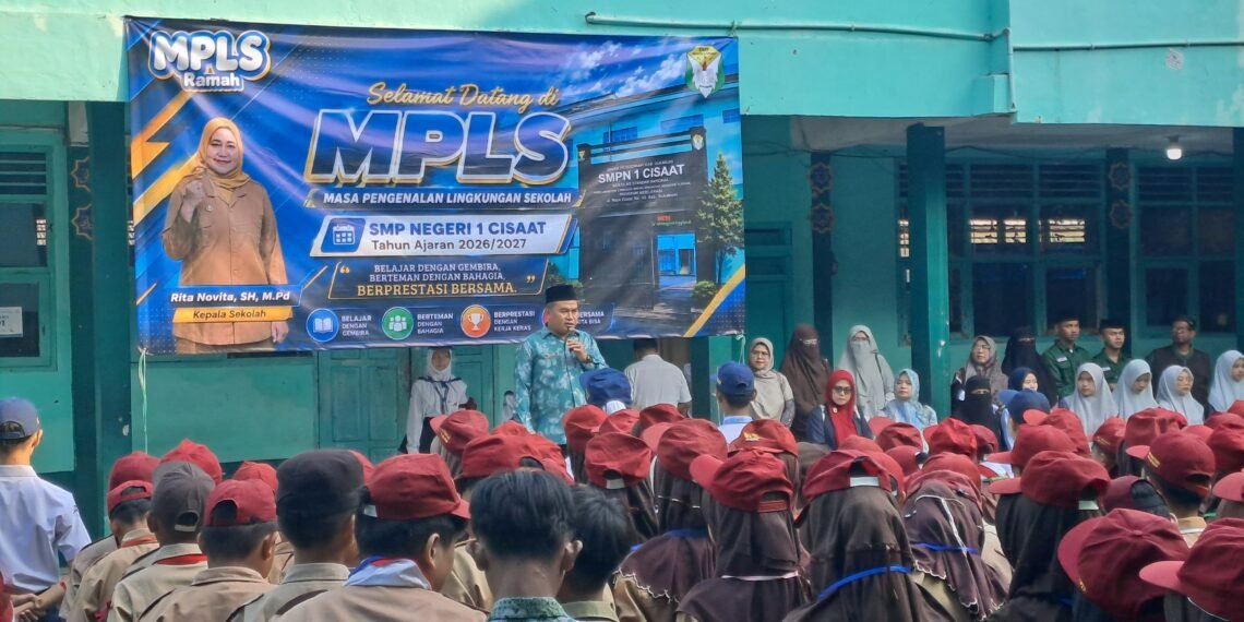 Kepala KUA Cisaat Buka Tes Bacaan Al-Qur’an Siswa Baru SMP Negeri 1 Cisaat