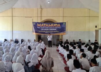 KUA Waluran Sosialisasikan Rashdul Qiblat di MTsN 4 Sukabumi, Perkuat Literasi Arah Kiblat Warga Madrasah