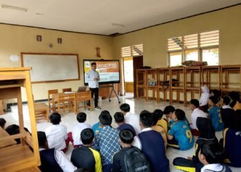 Penyuluh KUA Lengkong Bekali Peserta MPLS SMPN 3 Lengkong dengan Pendidikan Karakter dan Moderasi Beragama