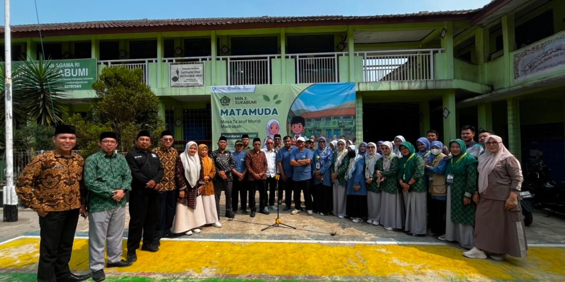KUA Cikembar Sosialisasikan Gerakan Nasional Indonesia Berkiblat di MIN 3 Sukabumi