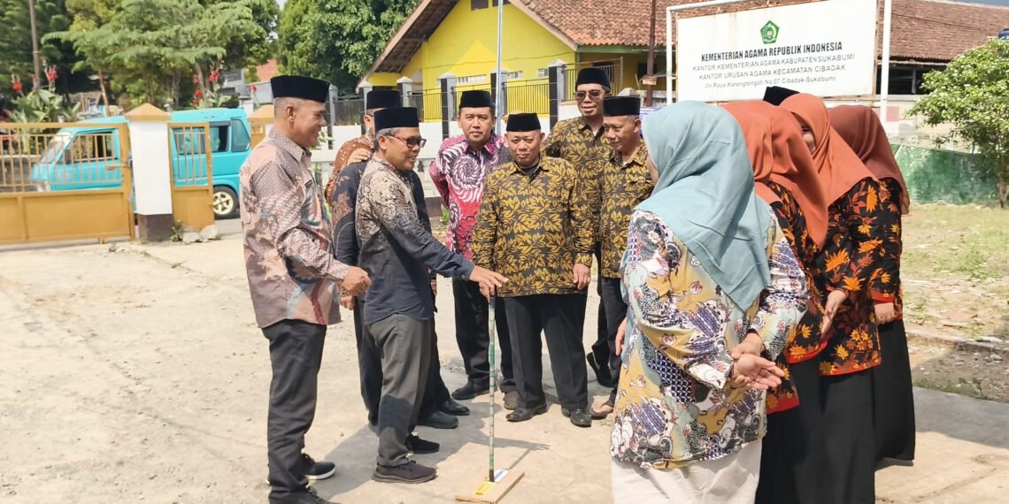 KUA Cibadak Gelar Simulasi Pengukuran Rashdul Kiblat Dukung Gerakan Nasional Indonesia Berkiblat