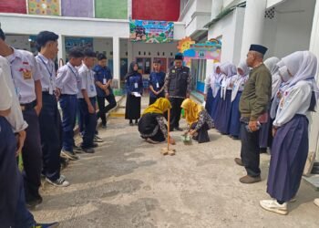 KUA Sagaranten Optimalkan Sosialisasi Gerakan Nasional Indonesia Berkiblat pada MPLS SMK Kesehatan Sagaranten