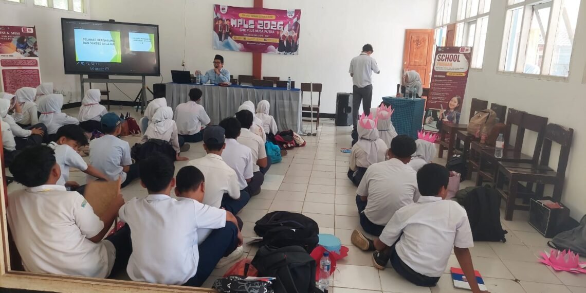 Penyuluh KUA Surade Manfaatkan Momentum MPLS untuk Sosialisasikan Gerakan Nasional Indonesia Berkiblat