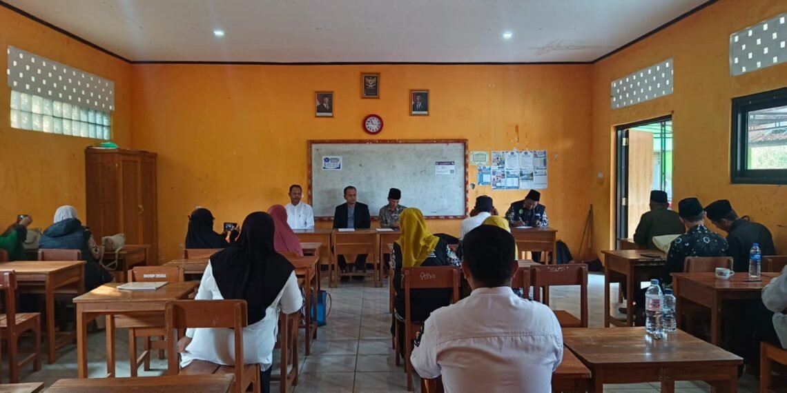 KUA Sagaranten dan Tim Nasional PMPAI Gelar Tes Baca Al-Qur’an bagi 280 Siswa Baru SMPN 1 Sagaranten