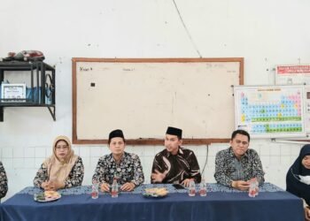 Penyuluh Agama KUA Cicurug Bersama Tim KTT Laksanakan Tes Baca Al-Qur’an bagi Siswa Baru SMPN 1 Cicurug