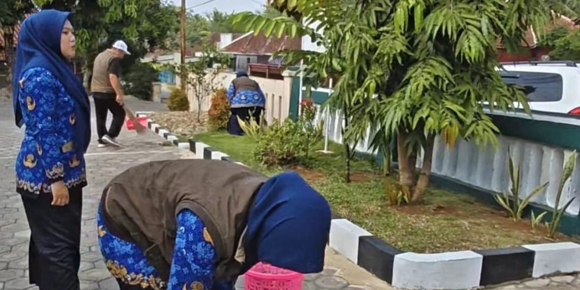 GEMAH ASRI KUA Ciracap, Gerakan Sederhana Wujudkan Lingkungan Kerja Bersih dan Produktif