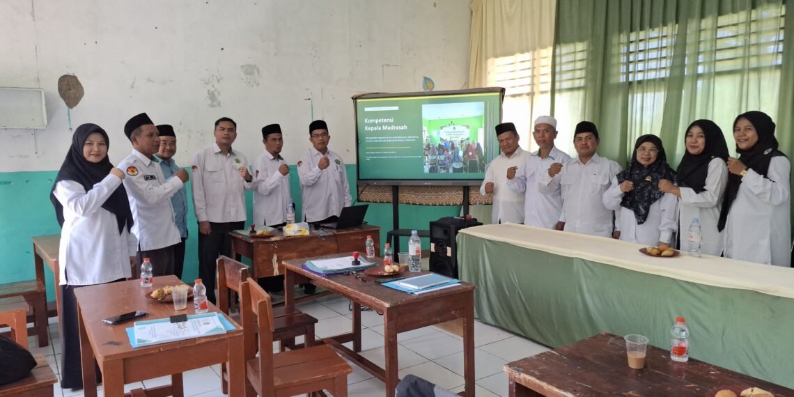 Pengawas Madrasah Aliyah Perkuat Kompetensi Kepala Madrasah pada KKMA Jampangkulon