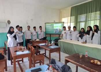 Pengawas Madrasah Aliyah Perkuat Kompetensi Kepala Madrasah pada KKMA Jampangkulon