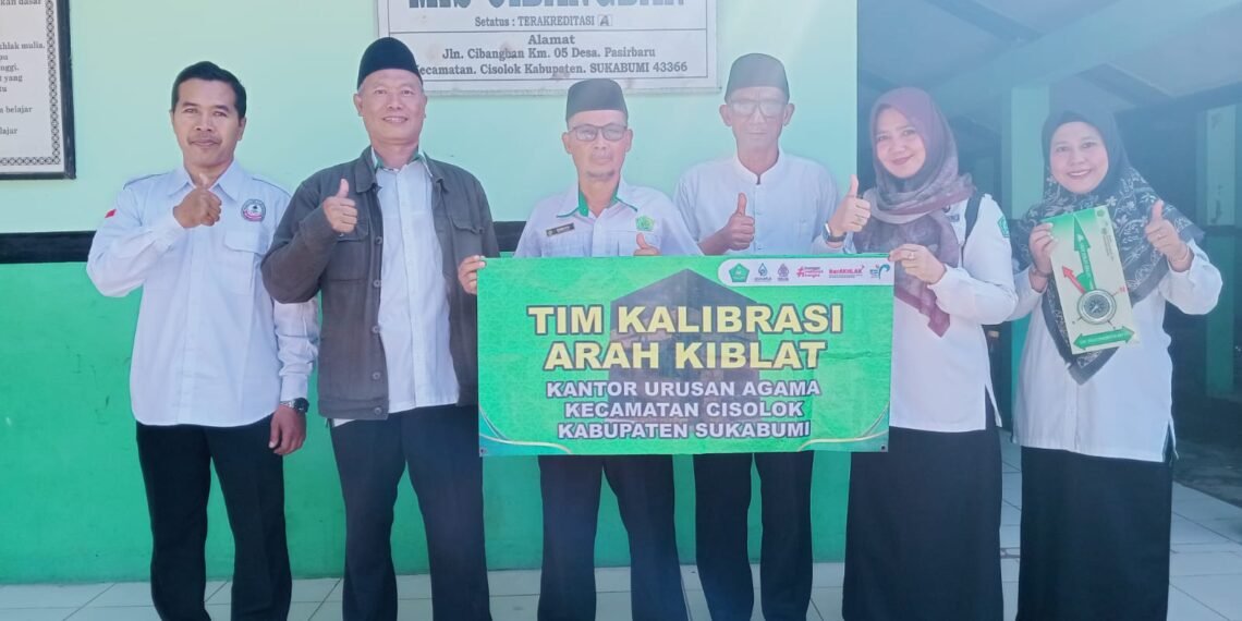 Tim Kalibrasi KUA Cisolok Laksanakan Kalibrasi Arah Kiblat di Musala MIS Cibangban