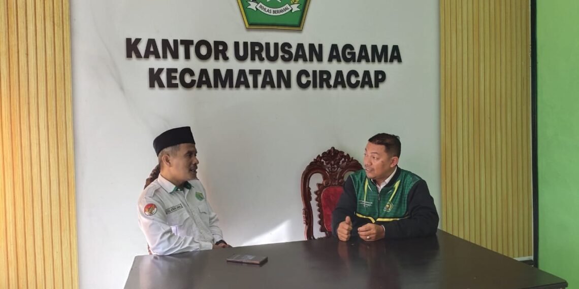 Pengawas PAKIS dan Kepala KUA Ciracap Perkuat Koordinasi Progres Verval IJOP MDTU