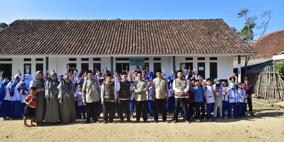 Penyuluh Agama KUA Ciracap Jalin Silaturahmi dengan MDTU Al Wahyu Ujunggenteng