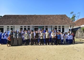 Penyuluh Agama KUA Ciracap Jalin Silaturahmi dengan MDTU Al Wahyu Ujunggenteng