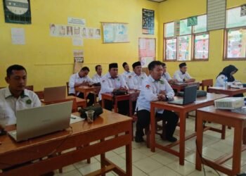 Kepala MI se-Kecamatan Ciracap Perkuat Kompetensi Penyusunan Dokumen Kurikulum Berbasis Cinta