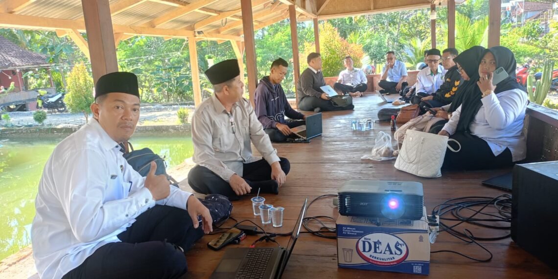 Pengawas Bina MI Cibitung dan Jampangkulon Perkuat Penyusunan Dokumen Kurikulum Berbasis Cinta