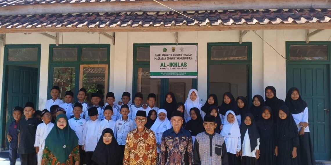 Silaturahmi ke MDTU Al-Ikhlas dan At-Tawadu, Penyuluh KUA Ciracap Perkuat Tertib Kelembagaan