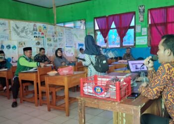Pengawas Bina MI Kecamatan Ciemas Pimpin Rapat Dinas dan Penyusunan Dokumen Kurikulum Berbasis Cinta