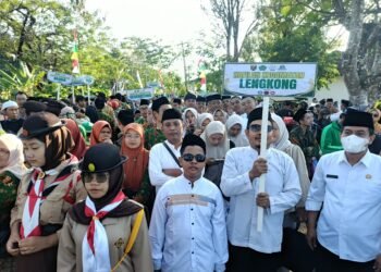 KUA Lengkong Semarakkan Pawai Ta’aruf PORSADIN VIII, Kobarkan Semangat Berprestasi