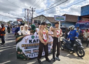 KUA Sukalarang Dampingi Kafilah Ikuti Pawai Ta’aruf PORSADIN VIII Tingkat Kabupaten Sukabumi