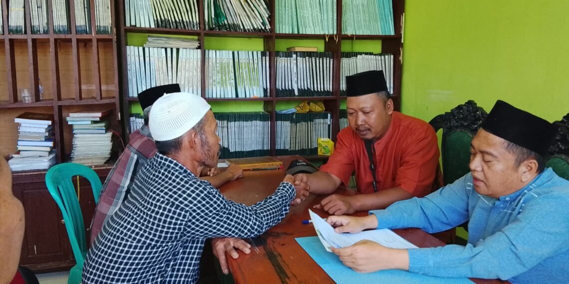 KUA Warungkiara Teguhkan Komitmen Layanan Wakaf melalui Ikrar Tanah untuk Masjid Jami