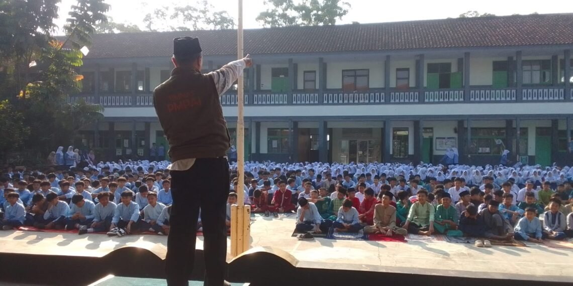 KUA Sukaraja Perkuat Karakter Religius Siswa melalui Pembiasaan Salat Duha